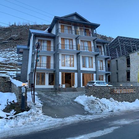 The Bulevar - Whispering Willows Hotel Sissu Kültér fotó