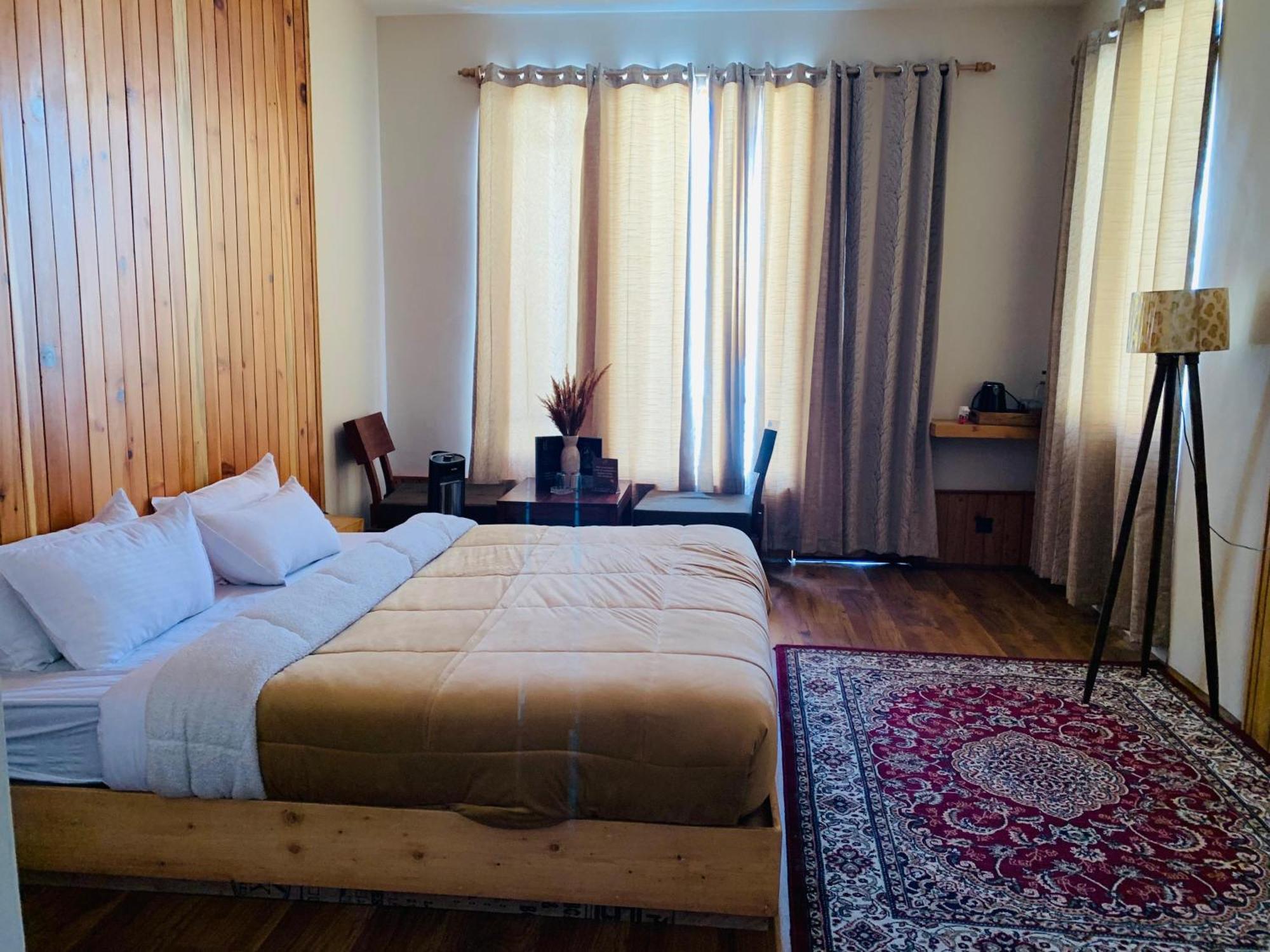 The Bulevar - Whispering Willows Hotel Sissu Kültér fotó