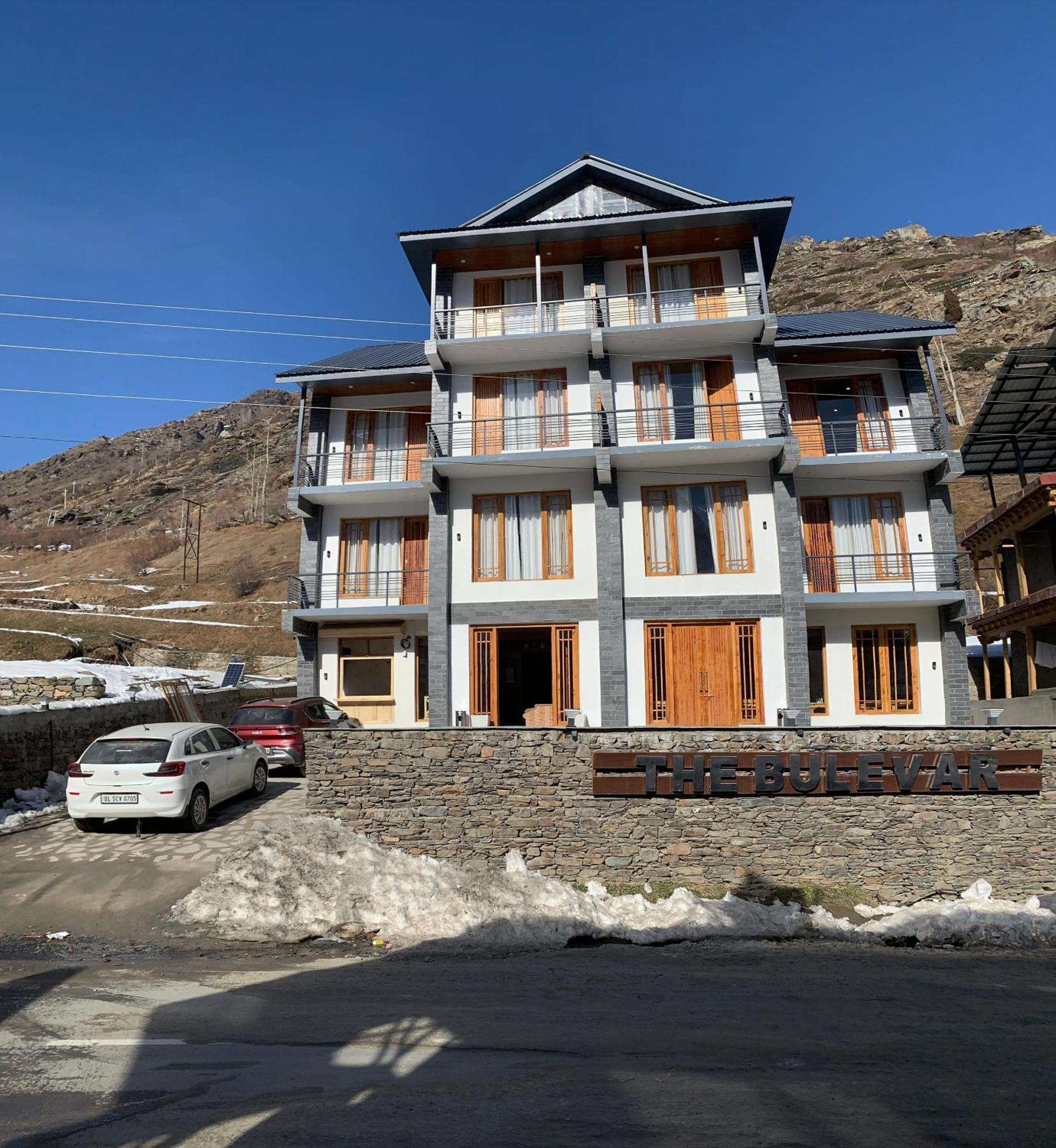 The Bulevar - Whispering Willows Hotel Sissu Kültér fotó